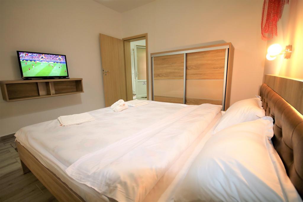Hotel Aby Sunrise Orşova Exterior foto