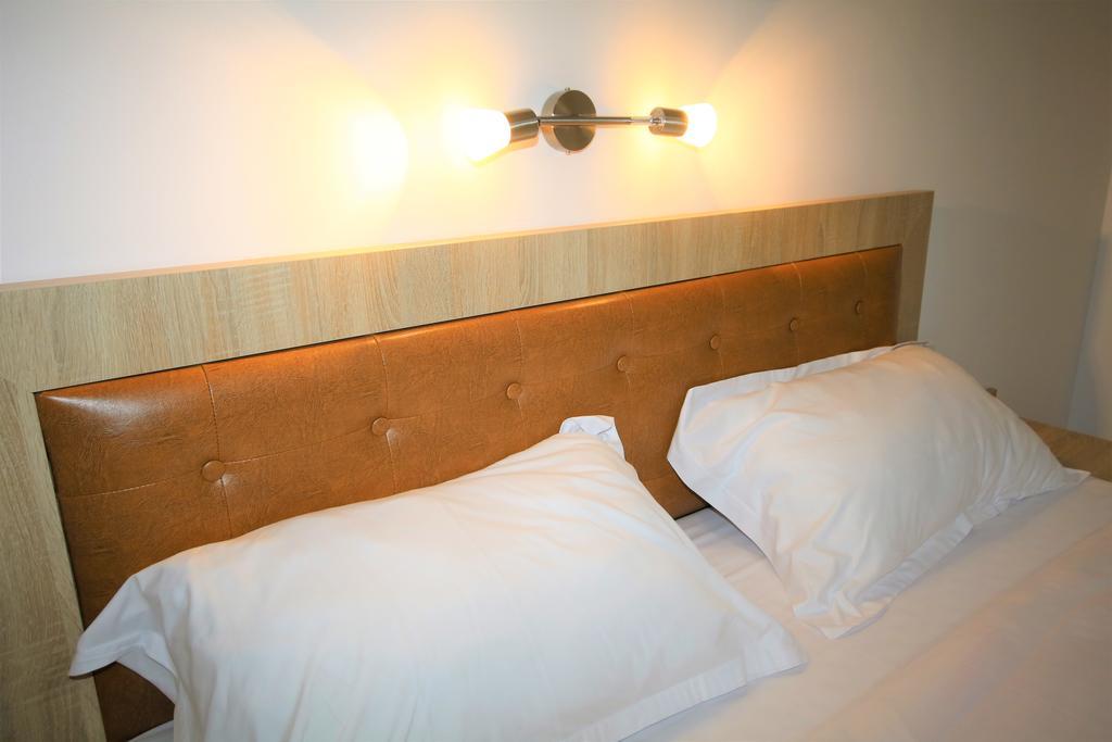 Hotel Aby Sunrise Orşova Exterior foto